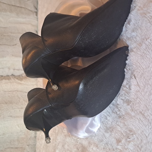 Sharp looking SHOES - Picture 5 of 6